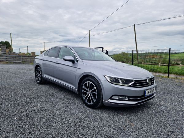 Volkswagen Passat Saloon, Diesel, 2019, Grey
