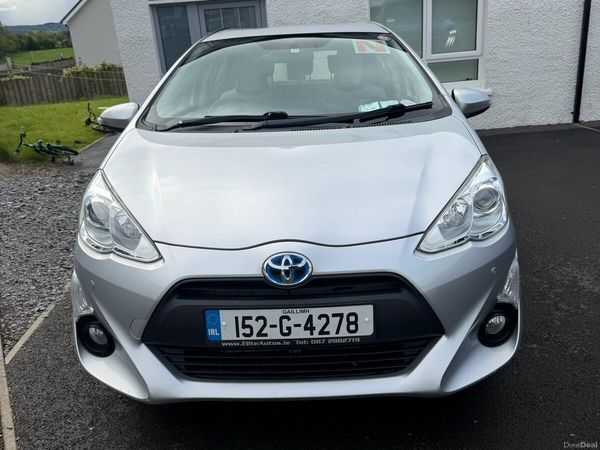Toyota Aqua Hatchback, Petrol Hybrid, 2015, Silver