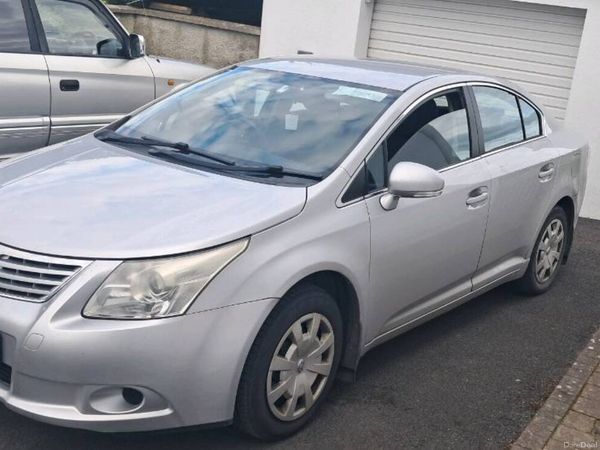 Toyota Avensis Saloon, Diesel, 2011, Silver