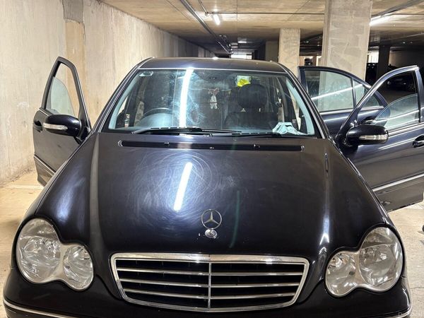 Mercedes-Benz C-Class Saloon, Diesel, 2006, Black