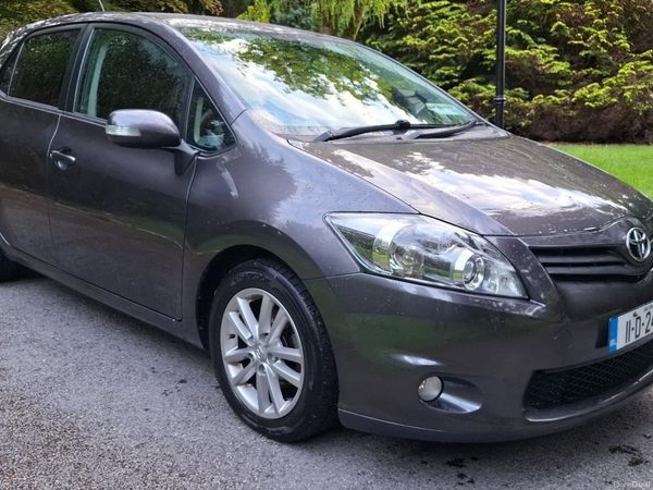Toyota Auris Hatchback, Diesel, 2011, Grey