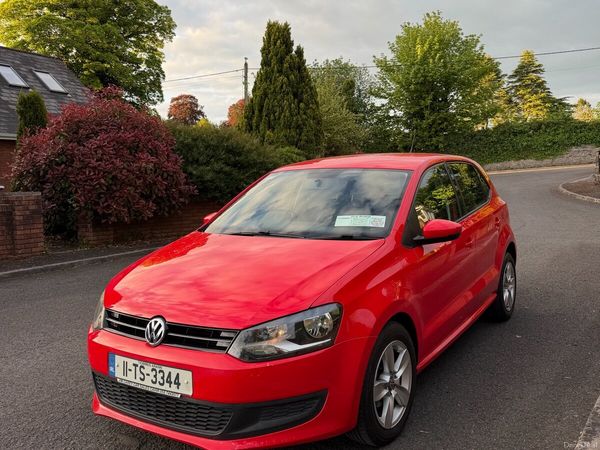 Volkswagen Polo Hatchback, Petrol, 2011, Red
