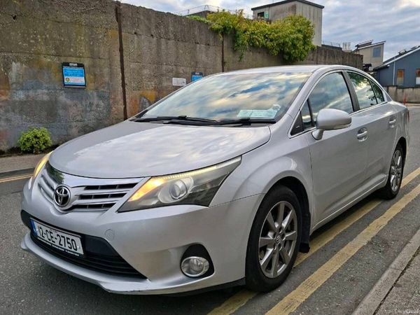Toyota Avensis Saloon, Diesel, 2012, Silver