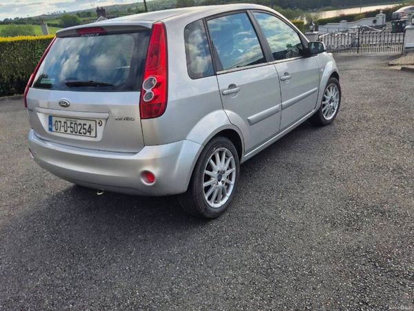 Ford Fiesta Hatchback, Petrol, 2007, Silver