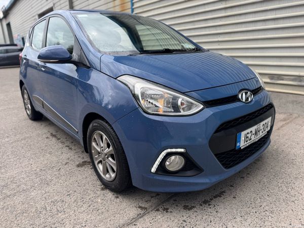 Hyundai i10 Hatchback, Petrol, 2016, Red