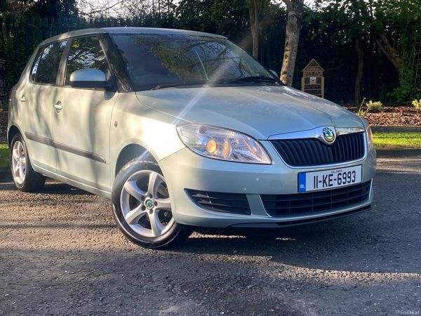 Skoda Fabia Hatchback, Petrol, 2011, Green