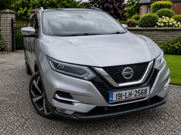 Nissan Qashqai Hatchback, Diesel, 2019, Silver