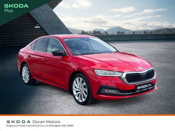 Skoda Octavia Hatchback, Diesel, 2023, Red