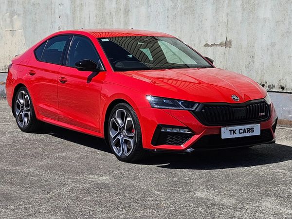 Skoda Octavia Saloon, Diesel, 2021, Red