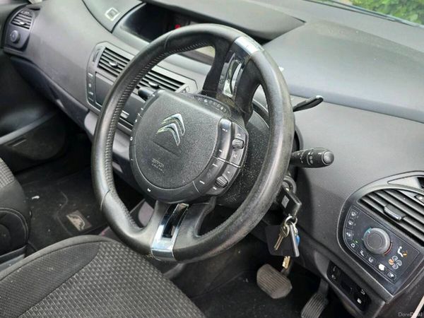 Citroen C4 Picasso MPV, Diesel, 2011, Red