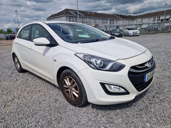 Hyundai i30 Hatchback, Petrol, 2012, White