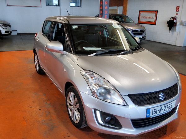 Suzuki Swift Hatchback, Petrol, 2015, Silver