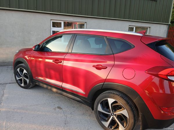 Hyundai Tucson Convertible, Diesel, 2016, Red