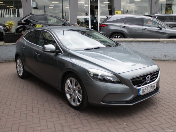 Volvo V40 Hatchback, Diesel, 2016, Grey