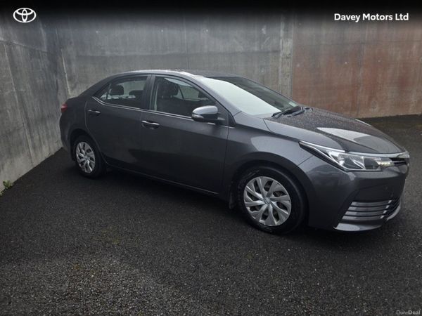Toyota Corolla Saloon, Diesel, 2018, Grey