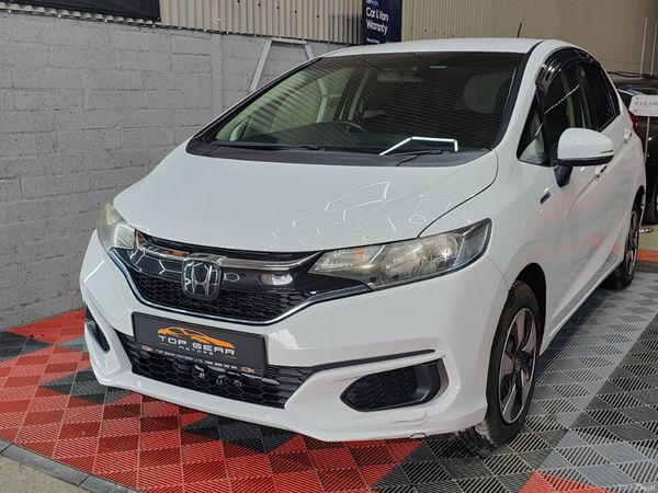 Honda Fit Hatchback, Petrol Hybrid, 2018, White