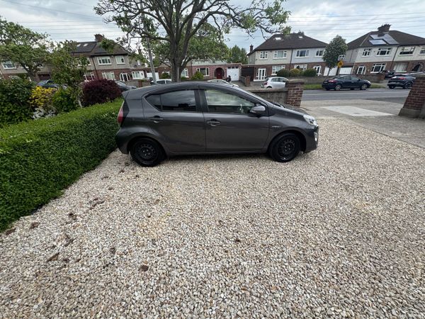 Toyota Aqua Hatchback, Petrol Hybrid, 2015, Grey