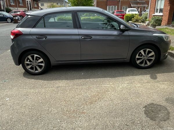 Hyundai i20 Hatchback, Petrol, 2017, Grey