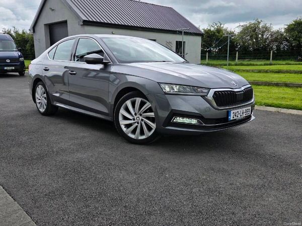 Skoda Octavia Saloon, Diesel, 2024, Grey