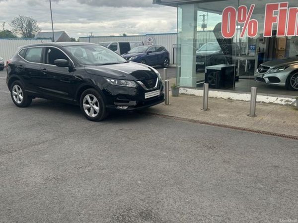 Nissan Qashqai SUV, Diesel, 2017, Black