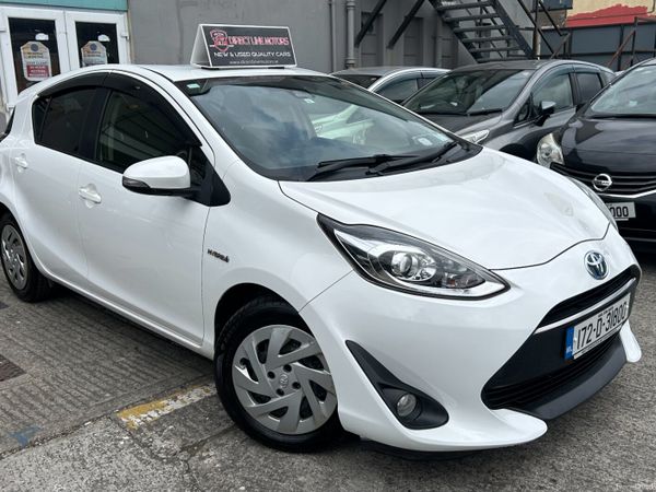 Toyota Aqua Hatchback, Petrol Hybrid, 2017, White