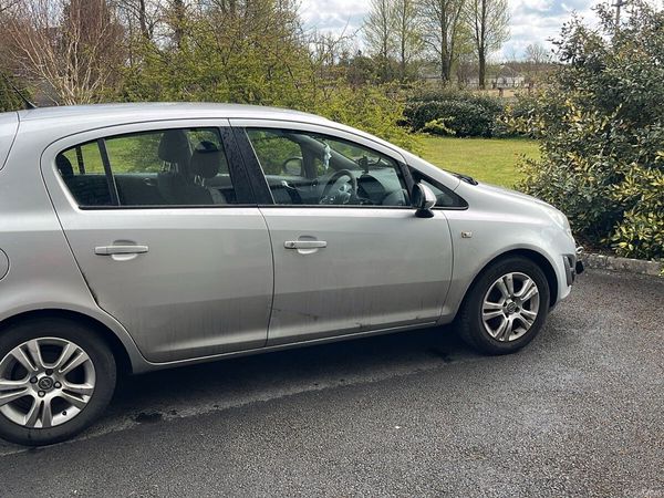 Opel Corsa Hatchback, Petrol, 2013, Silver