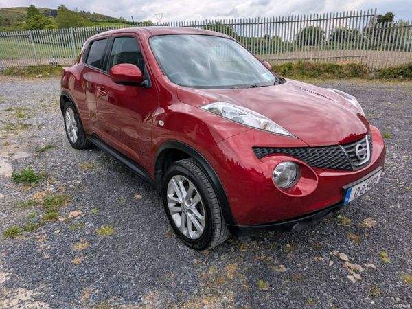 Nissan Juke SUV, Petrol, 2012, Red