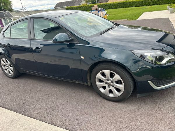 Opel Insignia Hatchback, Petrol, 2017, Green