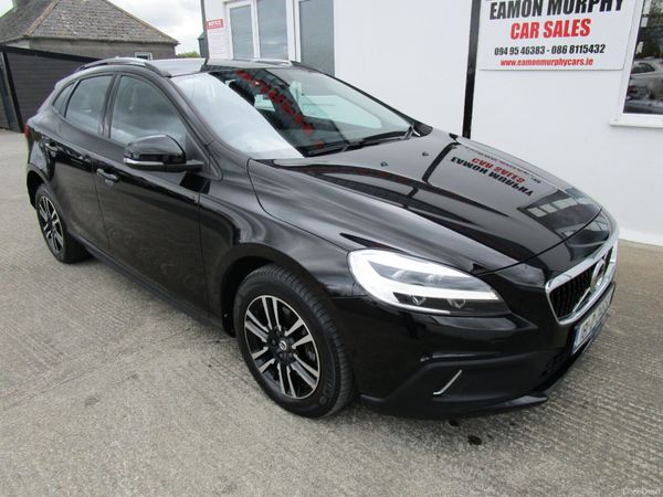 Volvo V40 Hatchback, Diesel, 2018, Black