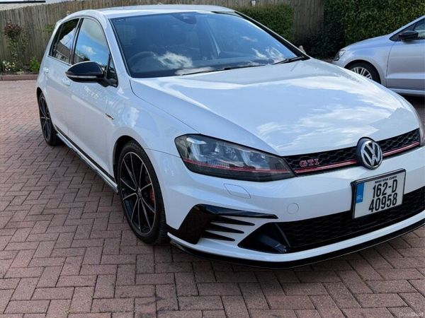 Volkswagen Golf Hatchback, Petrol, 2016, White