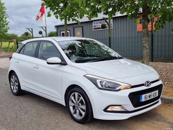 Hyundai i20 Hatchback, Diesel, 2016, White