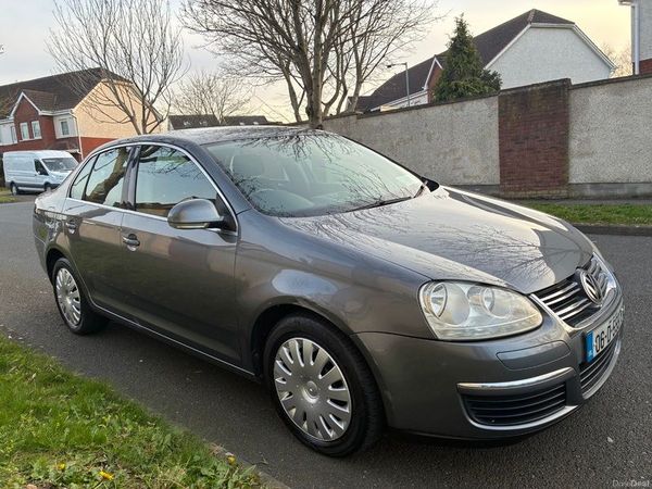 Volkswagen Jetta Saloon, Petrol, 2006, Grey