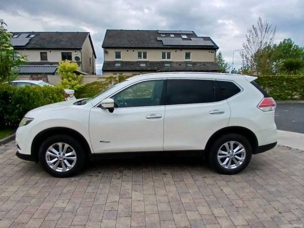 Nissan X-Trail SUV, Petrol Hybrid, 2016, White