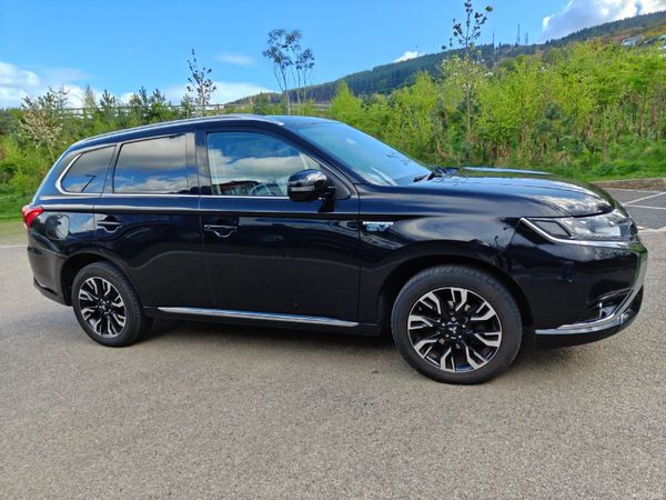 Mitsubishi Outlander SUV, Petrol Plug-in Hybrid, 2016, Black