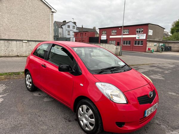 Toyota Yaris Hatchback, Petrol, 2007, Red