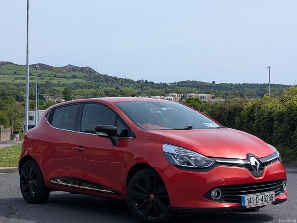 Renault Clio Hatchback, Petrol, 2014, Red