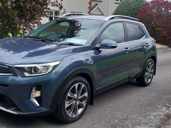 Kia Stonic Estate/Jeep, Petrol Hybrid, 2021, Blue