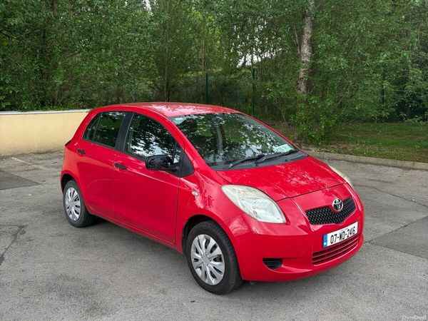Toyota Yaris Hatchback, Petrol, 2007, Red