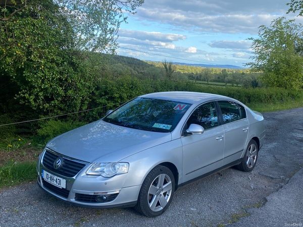 Volkswagen Passat Saloon, Diesel, 2010, Silver