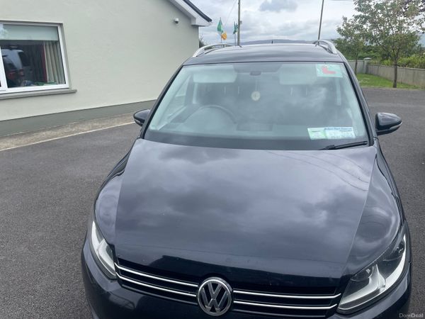Volkswagen Touran MPV, Diesel, 2011, Black