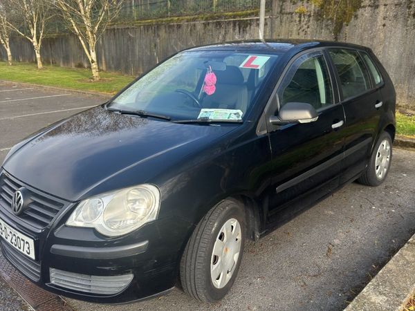 Volkswagen Polo Hatchback, Petrol, 2009, Black