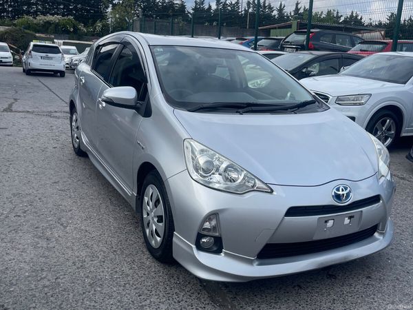 Toyota Aqua Hatchback, Petrol Hybrid, 2014, Silver