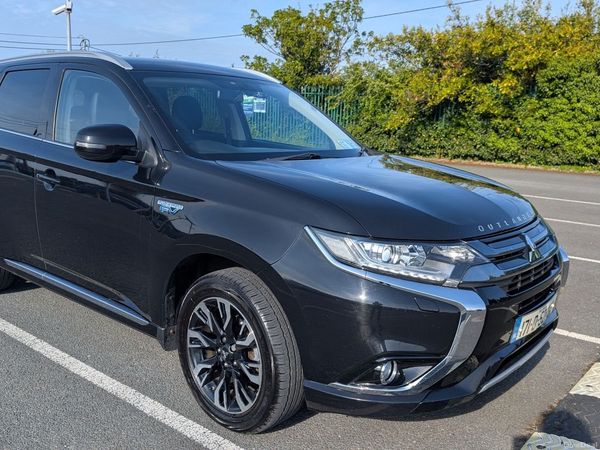 Mitsubishi Outlander SUV, Petrol Plug-in Hybrid, 2017, Black