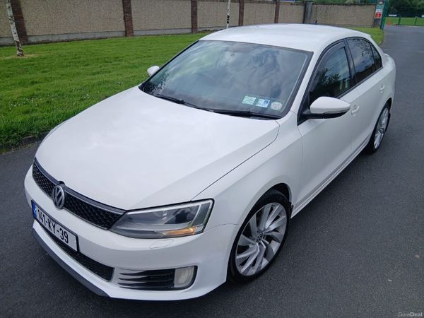 Volkswagen Jetta Saloon, Diesel, 2014, White