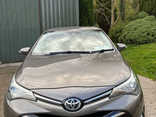Toyota Avensis Saloon, Diesel, 2017, Grey