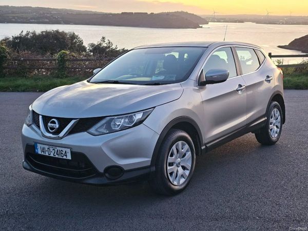 Nissan Qashqai Hatchback, Diesel, 2014, Silver