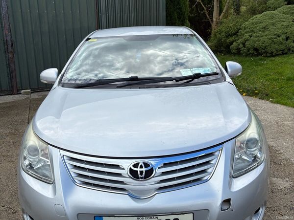 Toyota Avensis Saloon, Diesel, 2010, Silver