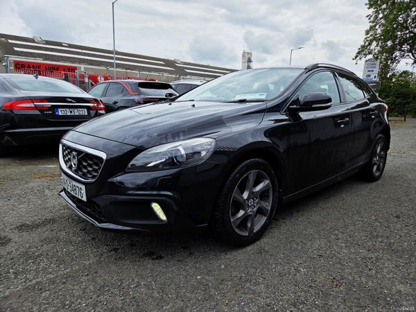 Volvo V40 Hatchback, Diesel, 2014, Black