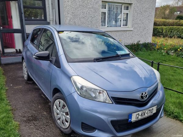 Toyota Yaris Hatchback, Petrol, 2012, Blue