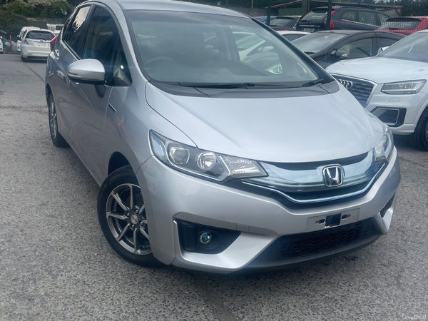 Honda Fit Hatchback, Petrol, 2013, Silver